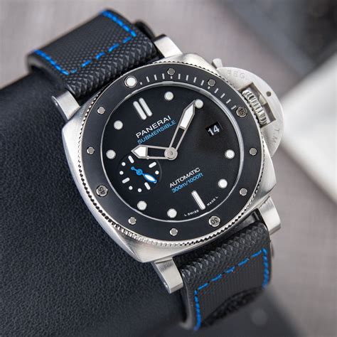 panerai luminor submersible black dial